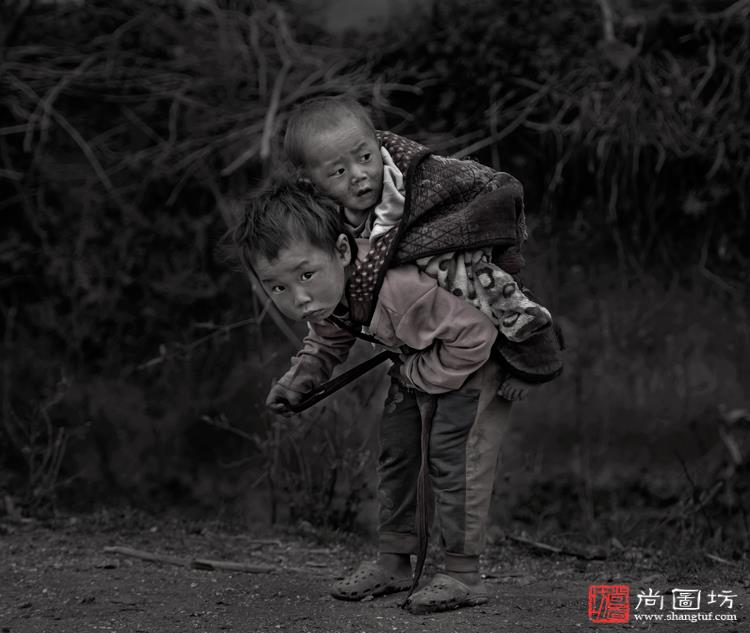 《相依》 摄影:叶远鸿 沙龙三 人物组 沙龙优异证书.jpg