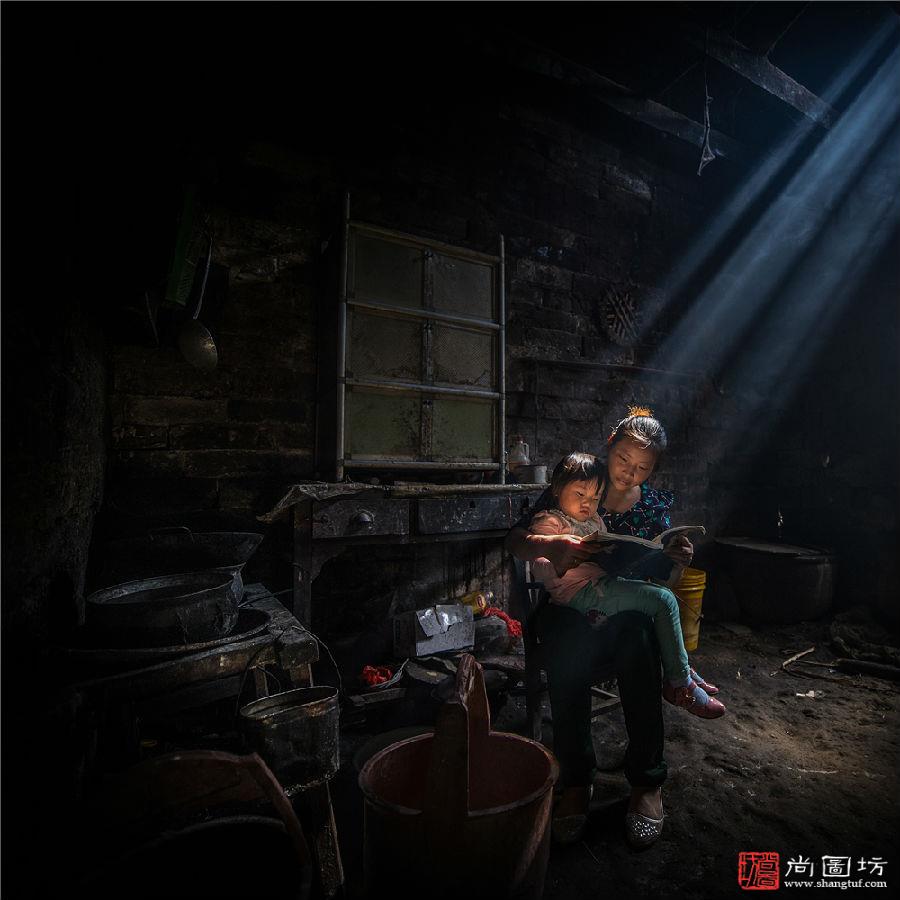 《希望之光》 摄影:孙章辉 生活组 DPA铜牌.jpg