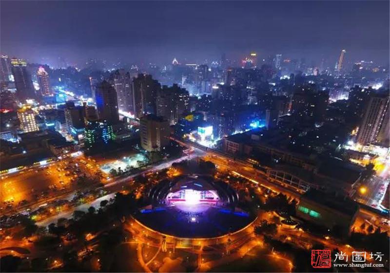 6台中圆满剧场第四届中华艺术金马奖颁奖现场.jpg